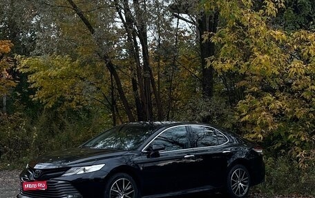 Toyota Camry, 2019 год, 3 700 000 рублей, 1 фотография