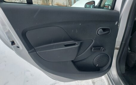 Renault Logan II, 2017 год, 790 000 рублей, 10 фотография