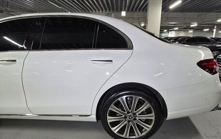 Mercedes-Benz E-Класс, 2022 год, 7 440 000 рублей, 3 фотография