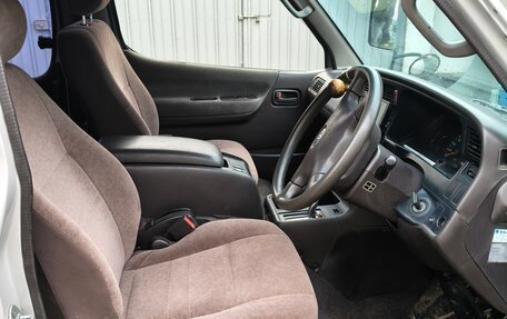 Toyota HiAce H100, 2002 год, 1 170 000 рублей, 9 фотография