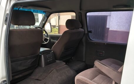 Toyota HiAce H100, 2002 год, 1 170 000 рублей, 10 фотография