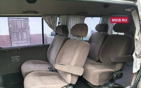 Toyota HiAce H100, 2002 год, 1 170 000 рублей, 11 фотография