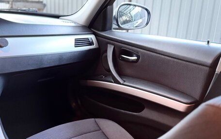 BMW 3 серия, 2010 год, 1 200 000 рублей, 14 фотография