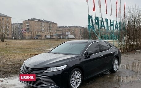 Toyota Camry, 2019 год, 3 700 000 рублей, 5 фотография