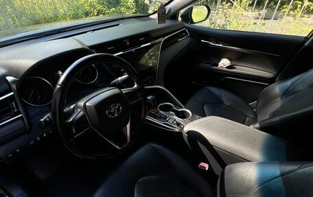 Toyota Camry, 2019 год, 3 700 000 рублей, 12 фотография