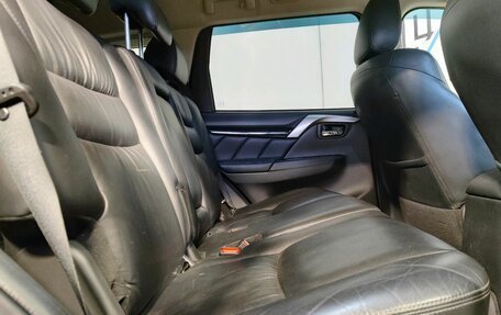 Mitsubishi Pajero Sport III рестайлинг, 2016 год, 2 729 000 рублей, 13 фотография