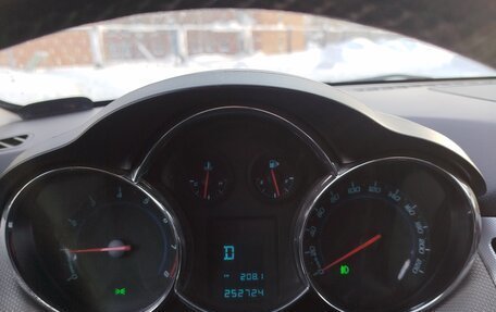 Chevrolet Cruze II, 2012 год, 590 000 рублей, 8 фотография