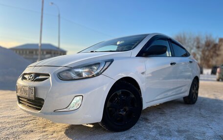 Hyundai Solaris II рестайлинг, 2011 год, 6 фотография