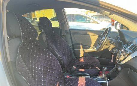 Hyundai Solaris II рестайлинг, 2011 год, 12 фотография