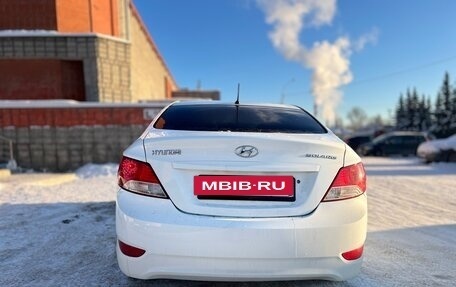 Hyundai Solaris II рестайлинг, 2011 год, 4 фотография