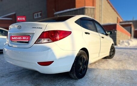 Hyundai Solaris II рестайлинг, 2011 год, 3 фотография