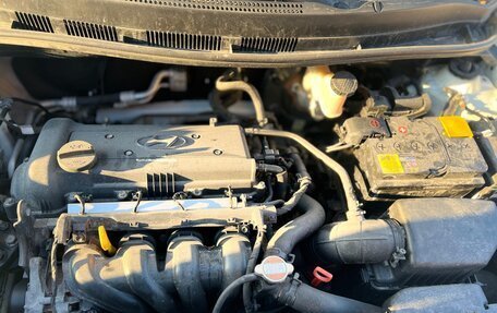 Hyundai Solaris II рестайлинг, 2011 год, 14 фотография