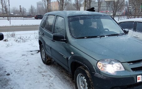 Chevrolet Niva I рестайлинг, 2015 год, 570 000 рублей, 4 фотография