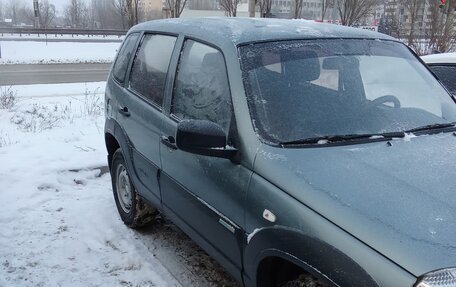 Chevrolet Niva I рестайлинг, 2015 год, 570 000 рублей, 3 фотография