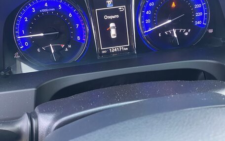 Toyota Camry, 2017 год, 2 500 000 рублей, 4 фотография