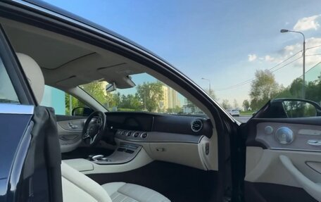 Mercedes-Benz E-Класс, 2019 год, 5 000 000 рублей, 11 фотография