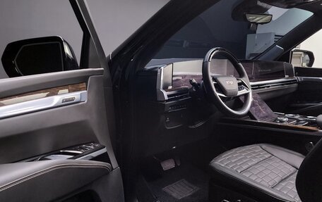 Cadillac Escalade V, 2025 год, 20 030 000 рублей, 10 фотография