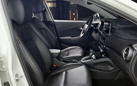 Hyundai Kona I, 2022 год, 1 670 000 рублей, 6 фотография