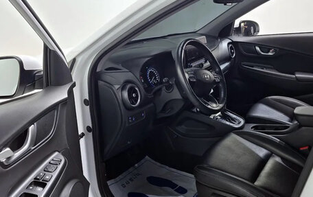 Hyundai Kona I, 2022 год, 1 670 000 рублей, 5 фотография