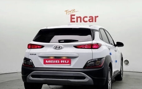 Hyundai Kona I, 2022 год, 1 670 000 рублей, 4 фотография