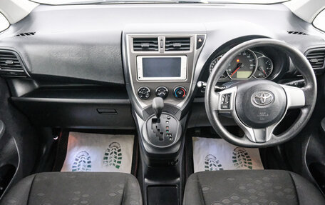 Toyota Ractis II, 2012 год, 969 000 рублей, 11 фотография