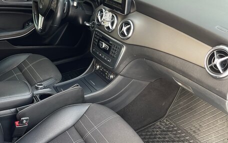 Mercedes-Benz GLA, 2015 год, 1 880 000 рублей, 14 фотография