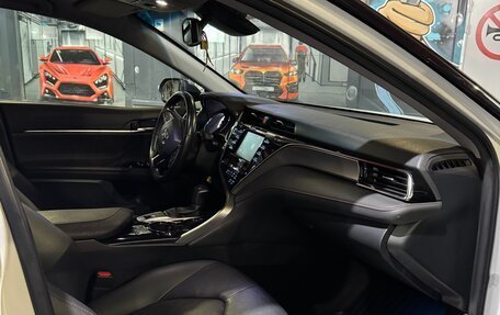 Toyota Camry, 2021 год, 3 100 000 рублей, 10 фотография