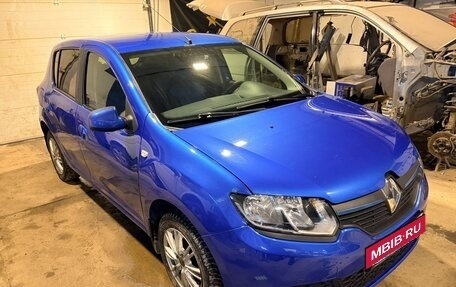 Renault Sandero II рестайлинг, 2016 год, 760 000 рублей, 2 фотография