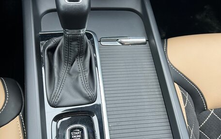 Volvo V60 Cross Country II, 2020 год, 5 000 000 рублей, 2 фотография