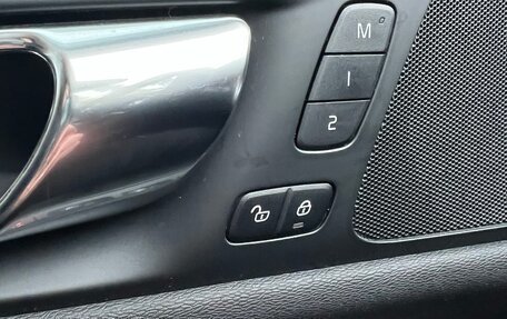 Volvo V60 Cross Country II, 2020 год, 5 000 000 рублей, 36 фотография