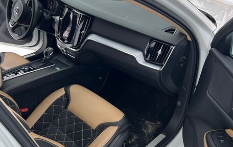 Volvo V60 Cross Country II, 2020 год, 5 000 000 рублей, 28 фотография