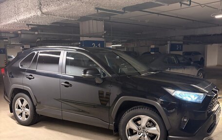 Toyota RAV4, 2021 год, 4 500 000 рублей, 1 фотография