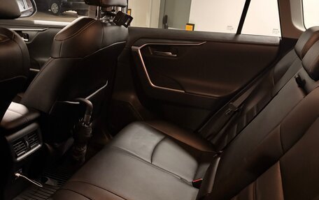 Toyota RAV4, 2021 год, 4 500 000 рублей, 6 фотография