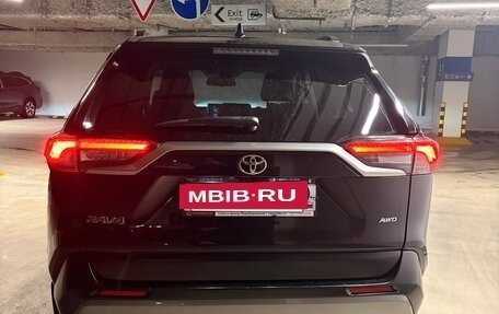 Toyota RAV4, 2021 год, 4 500 000 рублей, 4 фотография