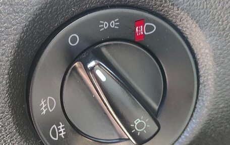 Skoda Fabia II, 2013 год, 800 000 рублей, 10 фотография