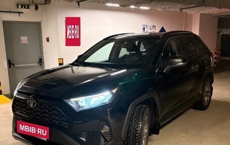 Toyota RAV4, 2021 год, 4 500 000 рублей, 2 фотография