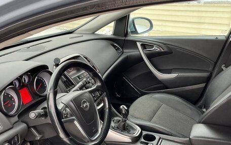 Opel Astra J, 2011 год, 670 000 рублей, 6 фотография