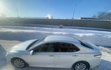 Toyota Camry, 2020 год, 3 200 000 рублей, 10 фотография