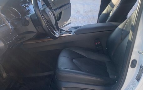 Toyota Camry, 2020 год, 3 200 000 рублей, 18 фотография