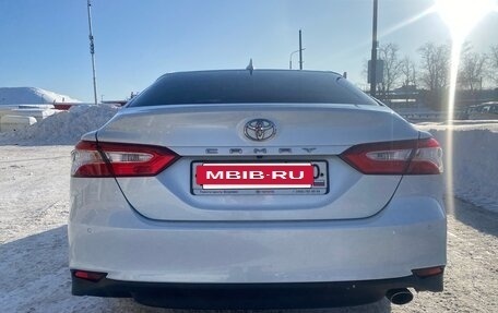 Toyota Camry, 2020 год, 3 200 000 рублей, 5 фотография