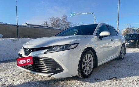 Toyota Camry, 2020 год, 3 200 000 рублей, 2 фотография