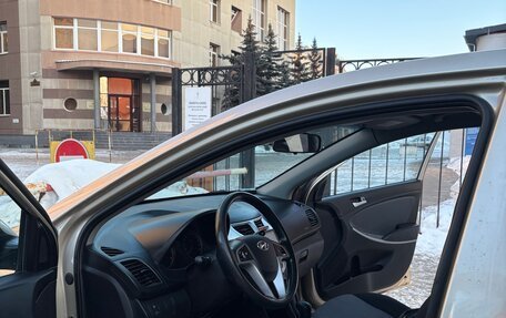 Hyundai Solaris II рестайлинг, 2014 год, 1 100 000 рублей, 4 фотография