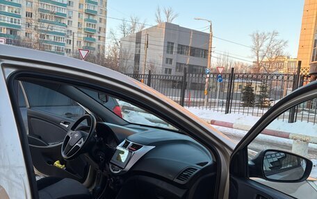 Hyundai Solaris II рестайлинг, 2014 год, 1 100 000 рублей, 3 фотография