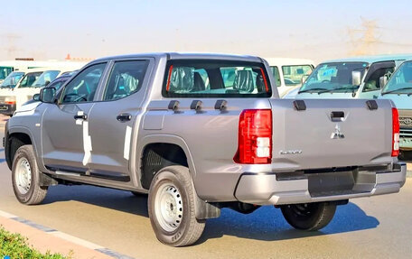 Mitsubishi L200, 2025 год, 4 500 000 рублей, 6 фотография