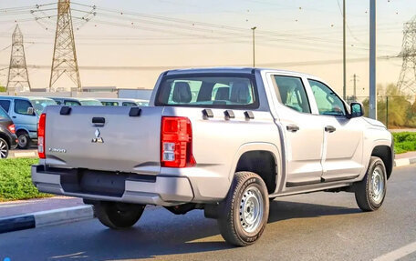 Mitsubishi L200, 2025 год, 4 500 000 рублей, 4 фотография