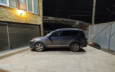 Mitsubishi Outlander III рестайлинг 3, 2007 год, 920 000 рублей, 3 фотография