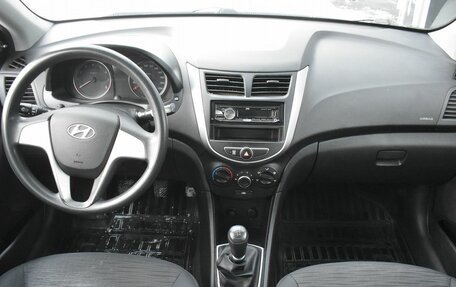 Hyundai Solaris II рестайлинг, 2016 год, 864 000 рублей, 12 фотография