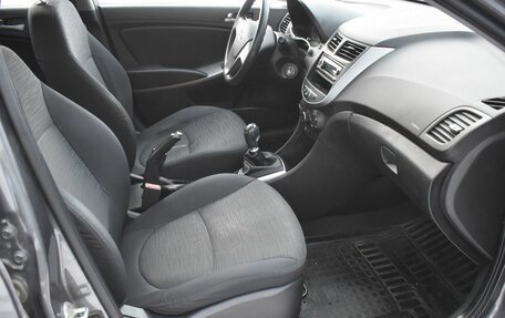 Hyundai Solaris II рестайлинг, 2016 год, 864 000 рублей, 10 фотография