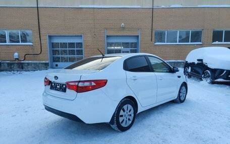 KIA Rio III рестайлинг, 2013 год, 870 000 рублей, 2 фотография