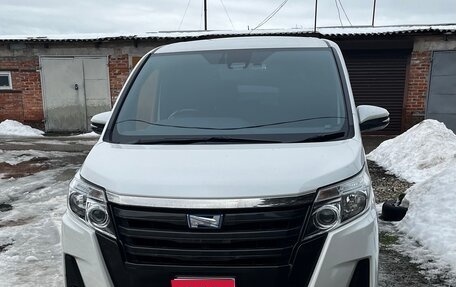 Toyota Noah III, 2016 год, 2 170 000 рублей, 1 фотография